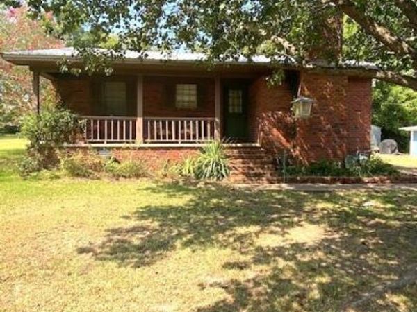 411 Water Avenue, Louisville, MS 39339