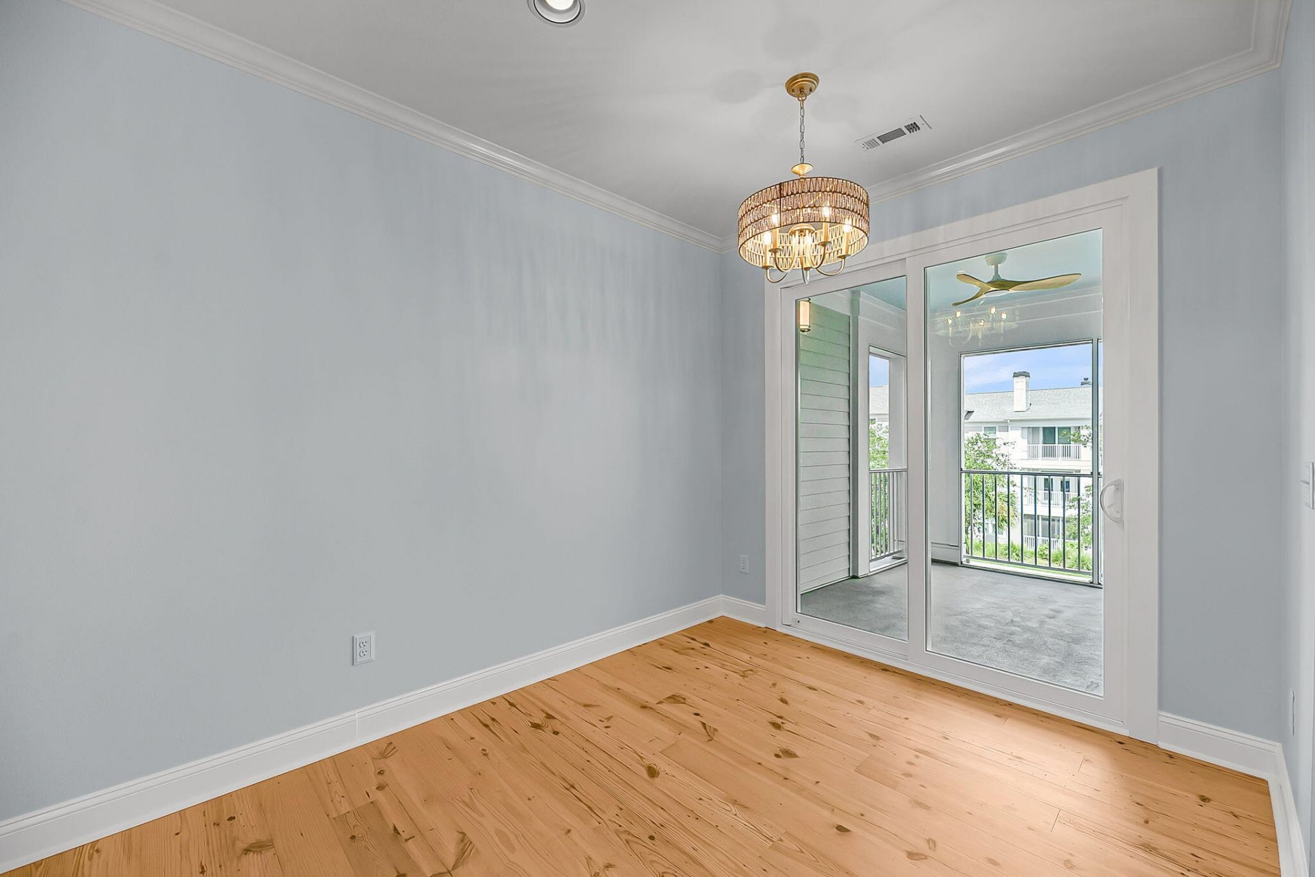 130 River Landing Drive Photo 4