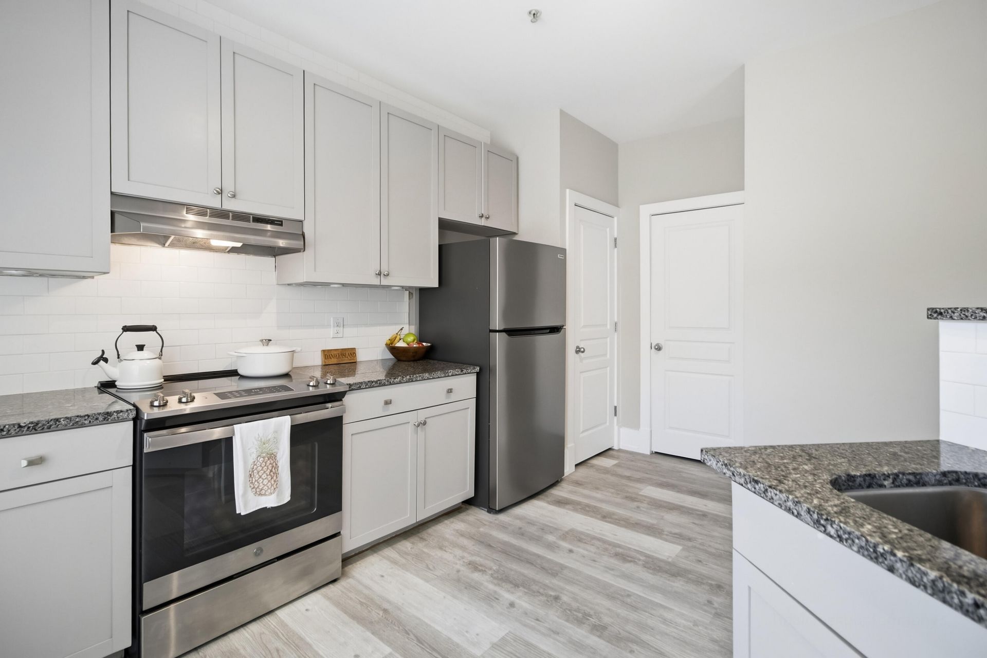 250 Seven Farms Drive Photo 11