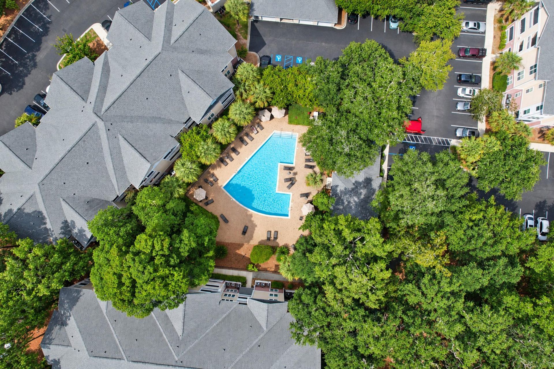 250 Seven Farms Drive Photo 22