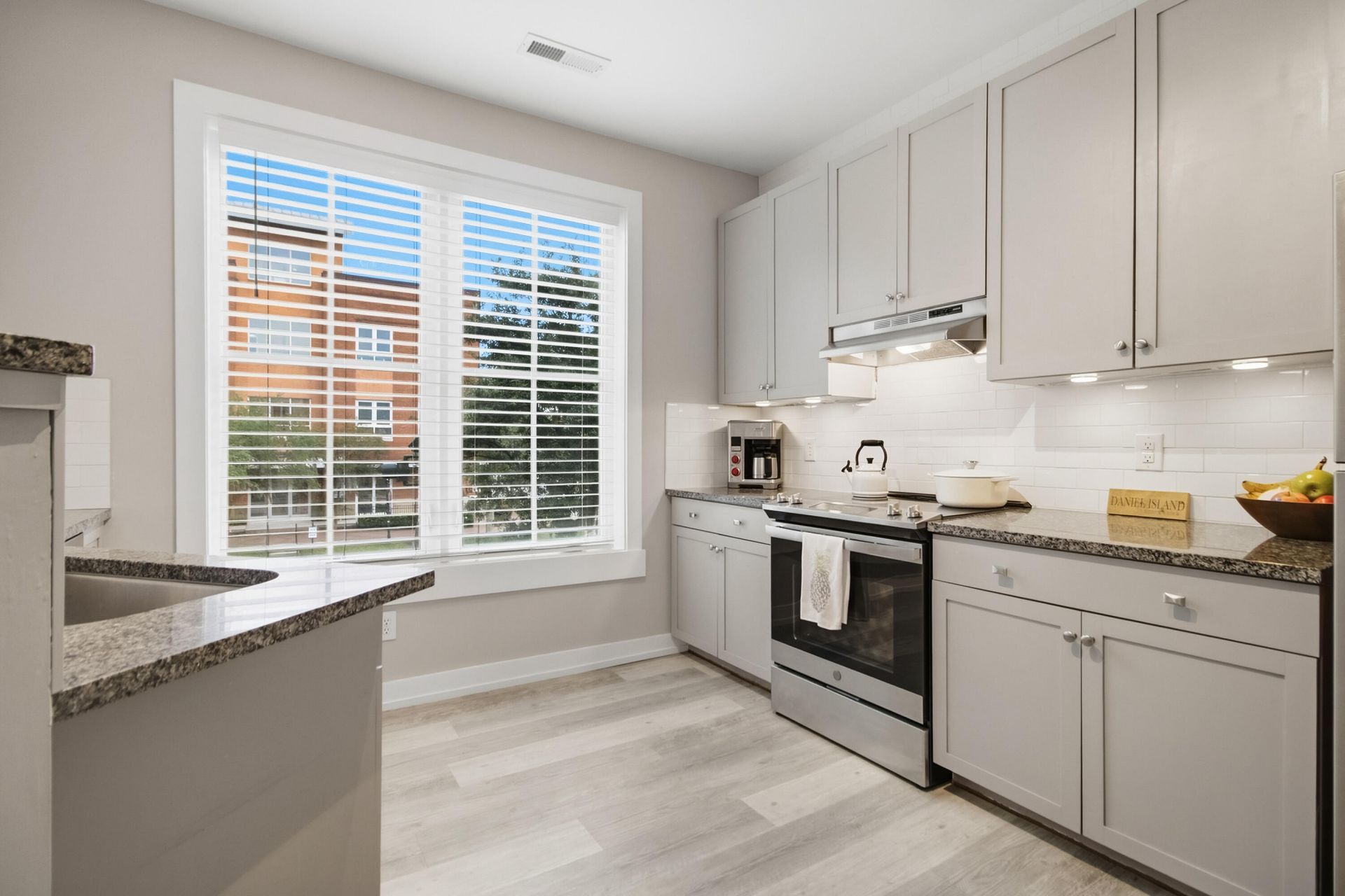 250 Seven Farms Drive Photo 9