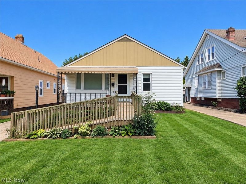 8305 Vineyard Avenue, Cleveland, OH 44105 Photo 1