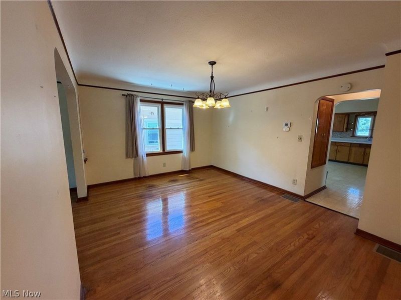 8305 Vineyard Avenue, Cleveland, OH 44105 Photo 11