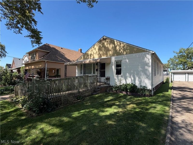 8305 Vineyard Avenue, Cleveland, OH 44105 Photo 2