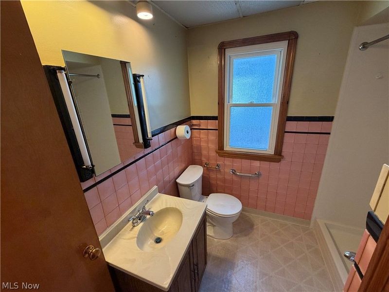 8305 Vineyard Avenue, Cleveland, OH 44105 Photo 22
