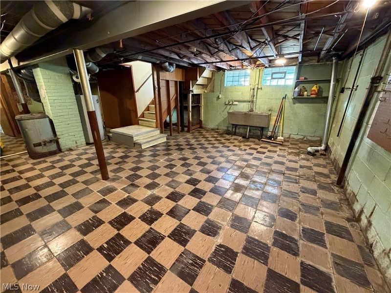 8305 Vineyard Avenue, Cleveland, OH 44105 Photo 30