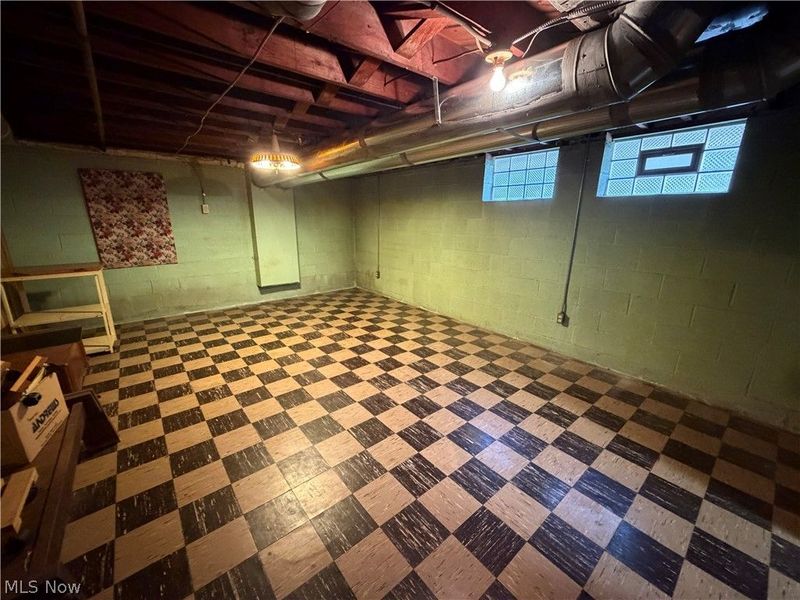 8305 Vineyard Avenue, Cleveland, OH 44105 Photo 33