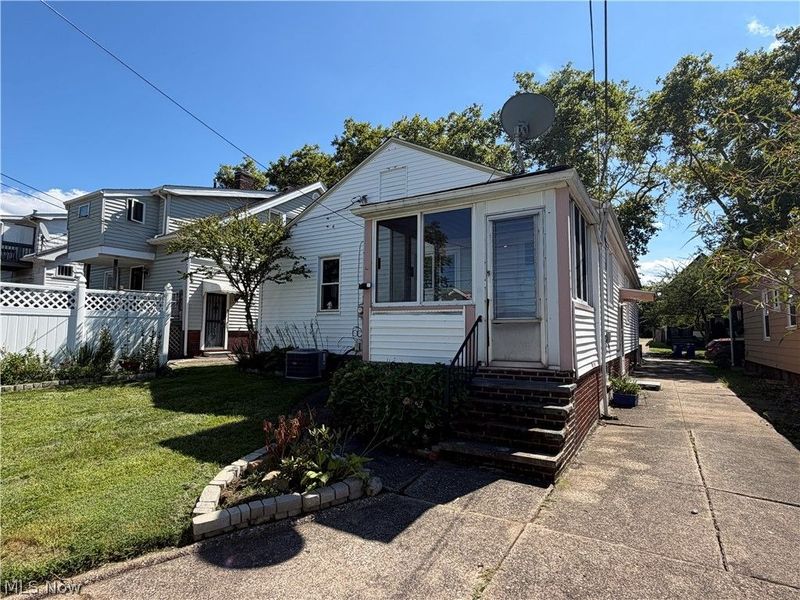 8305 Vineyard Avenue, Cleveland, OH 44105 Photo 7
