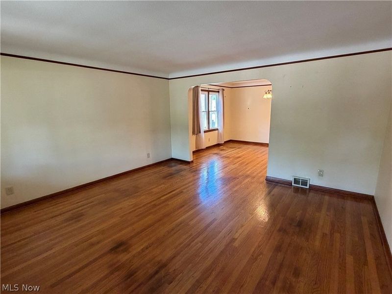 8305 Vineyard Avenue, Cleveland, OH 44105 Photo 9
