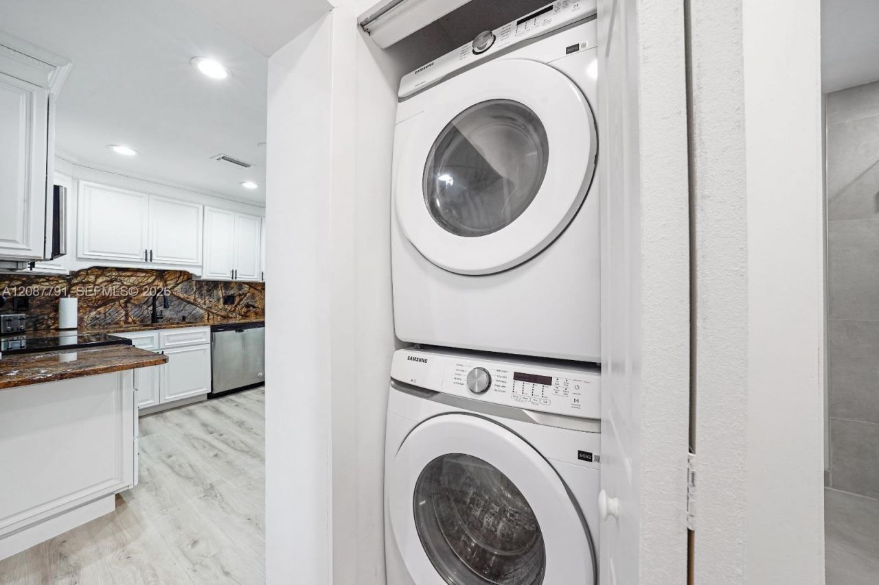 2852 Washington St, Unit ., Hollywood, FL 33020 Photo