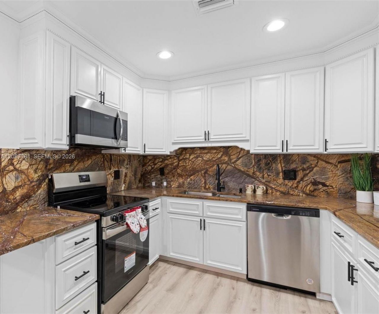 2852 Washington St, Unit ., Hollywood, FL 33020 Photo