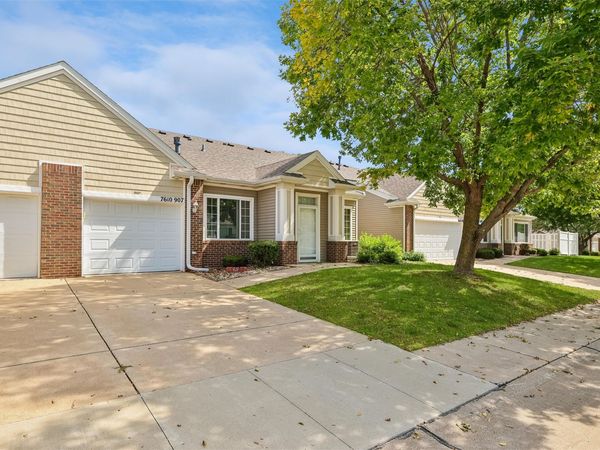7610 Wistful Vista Drive, Unit 907, West Des Moines, IA 50266