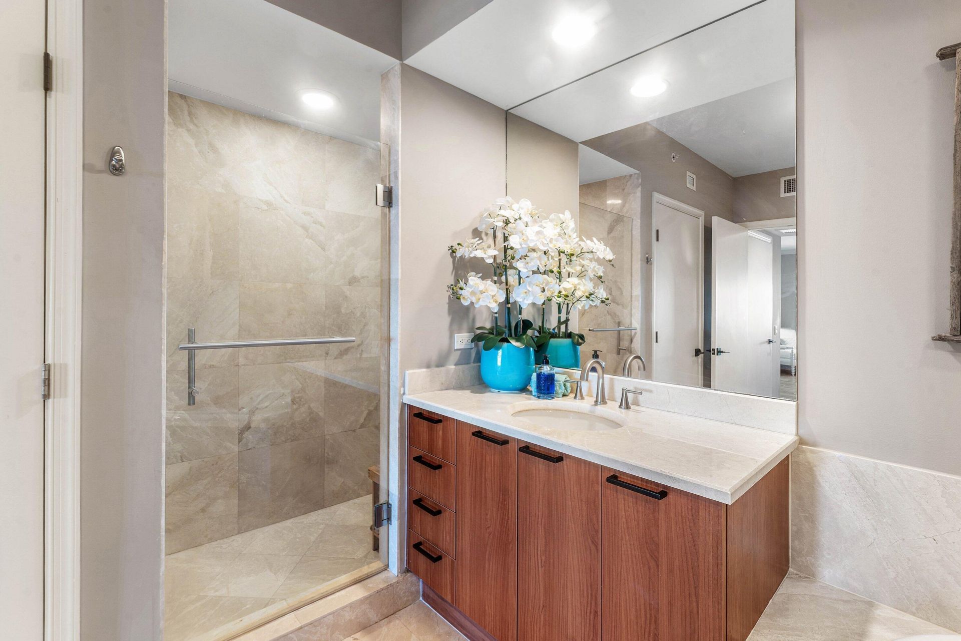 2650 Lake Shore Drive, Unit 2102, Riviera Beach, FL 33404 Photo
