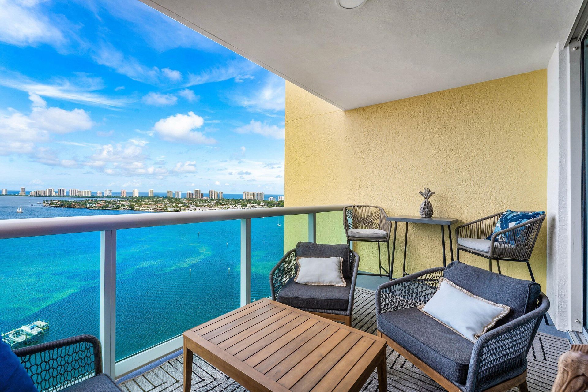 2650 Lake Shore Drive, Unit 2102, Riviera Beach, FL 33404 Photo