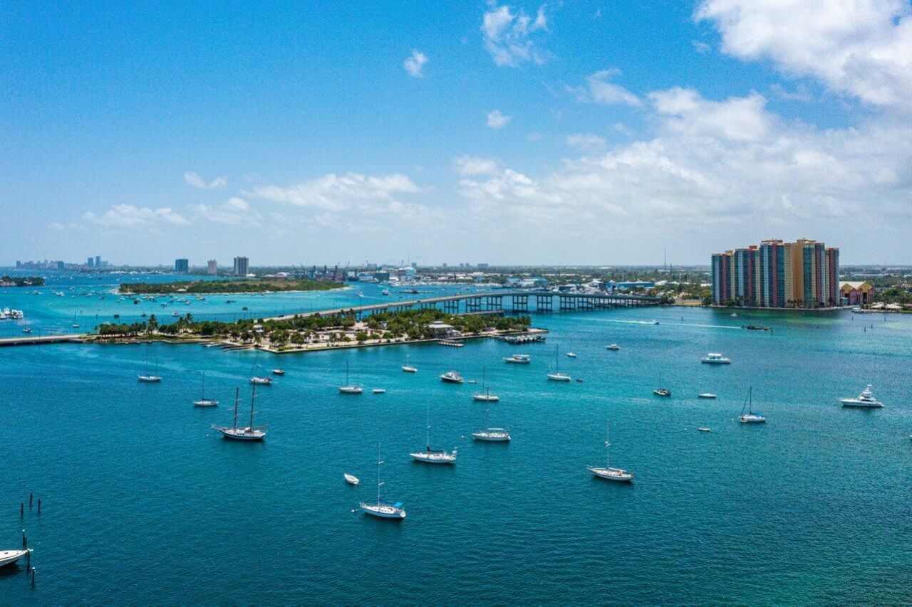 2650 Lake Shore Drive, Unit 2102, Riviera Beach, FL 33404 Photo
