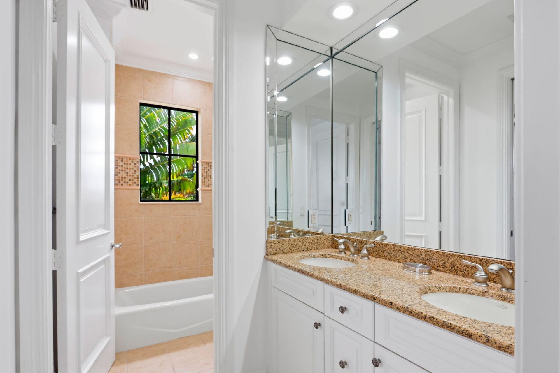 260 NE Wavecrest Court, Boca Raton, FL 33432 Photo