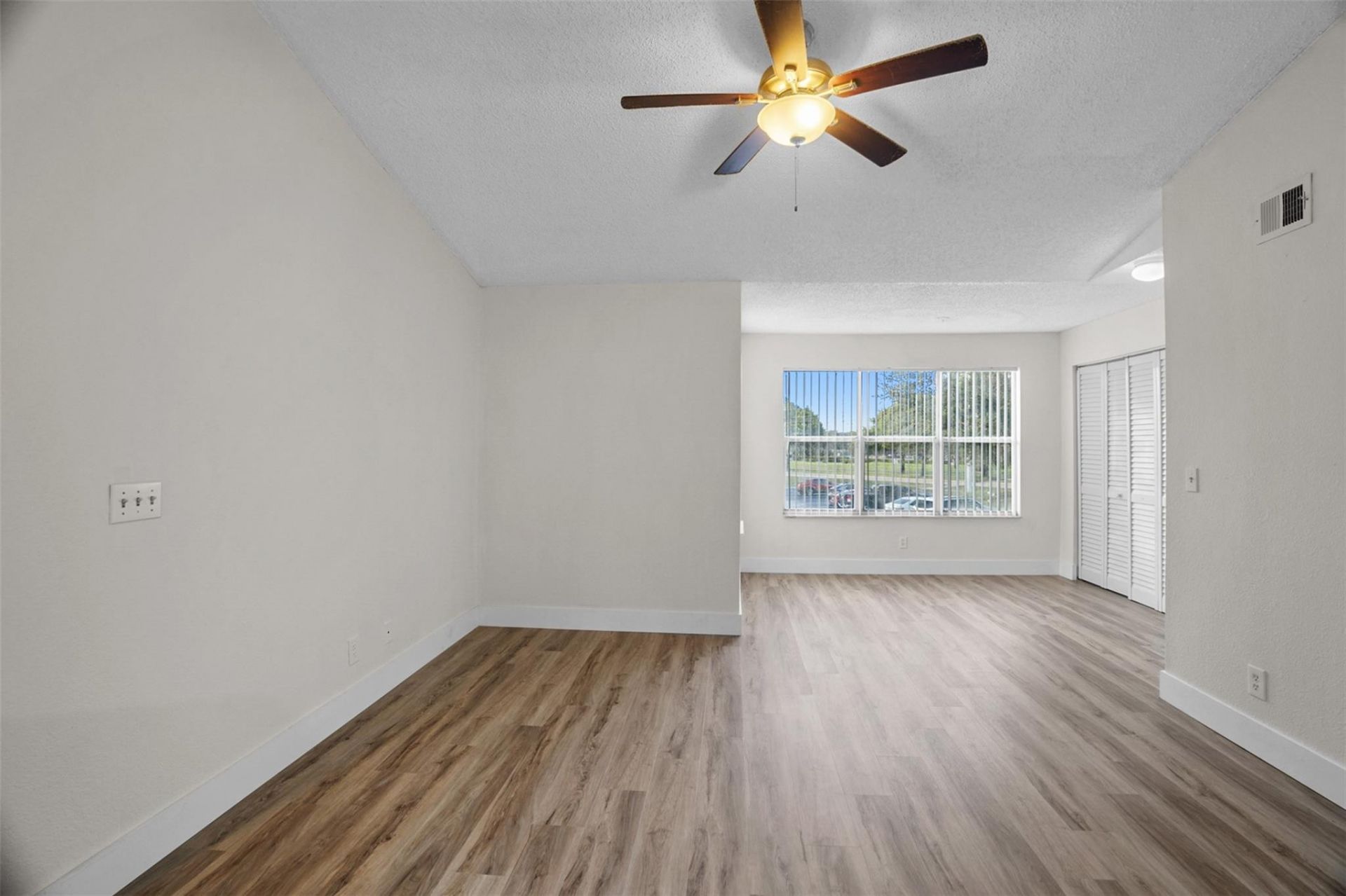 12730 Vista Isles Drive, Unit 821, Sunrise, FL 33325 Photo