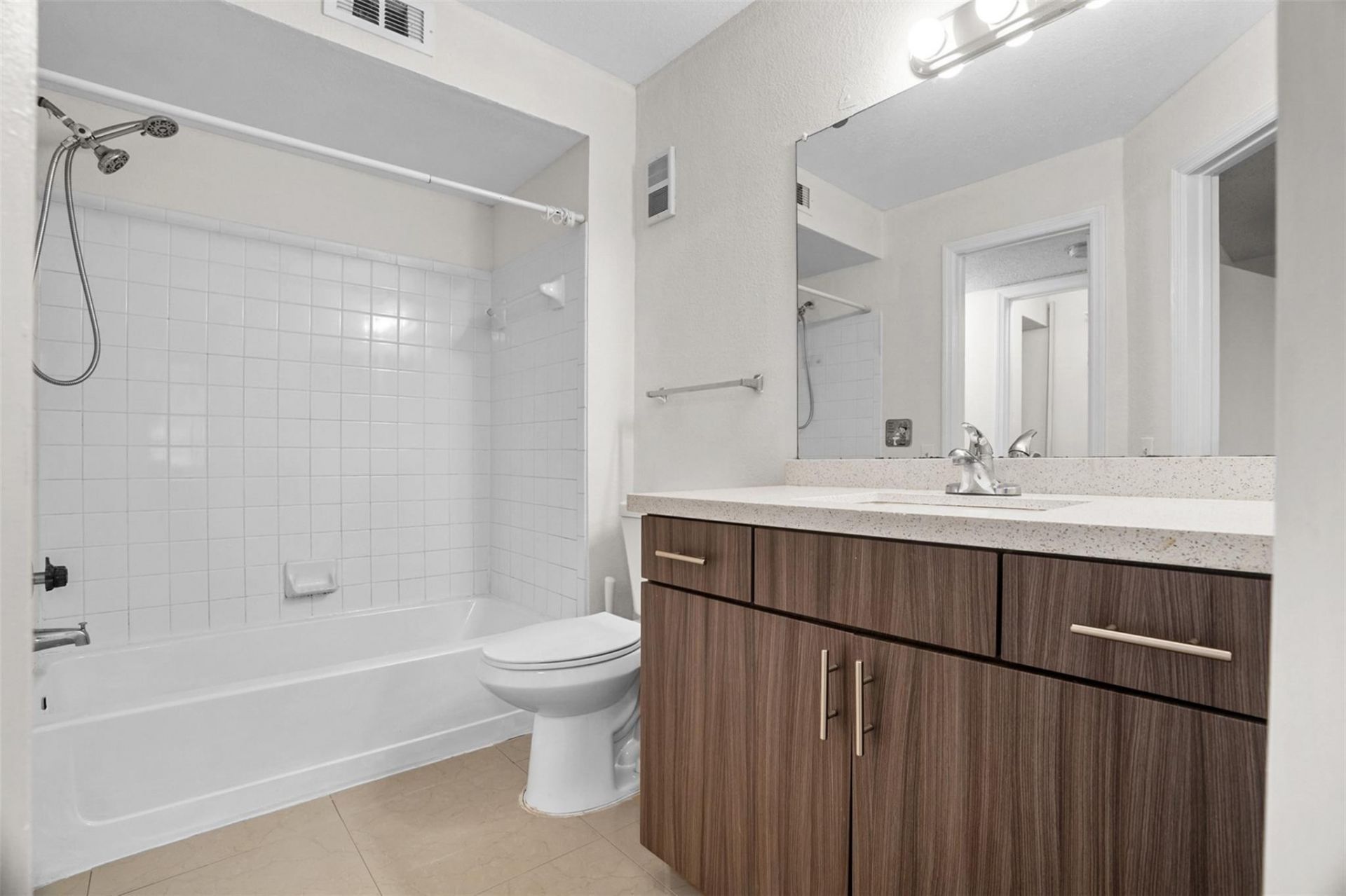 12730 Vista Isles Drive, Unit 821, Sunrise, FL 33325 Photo