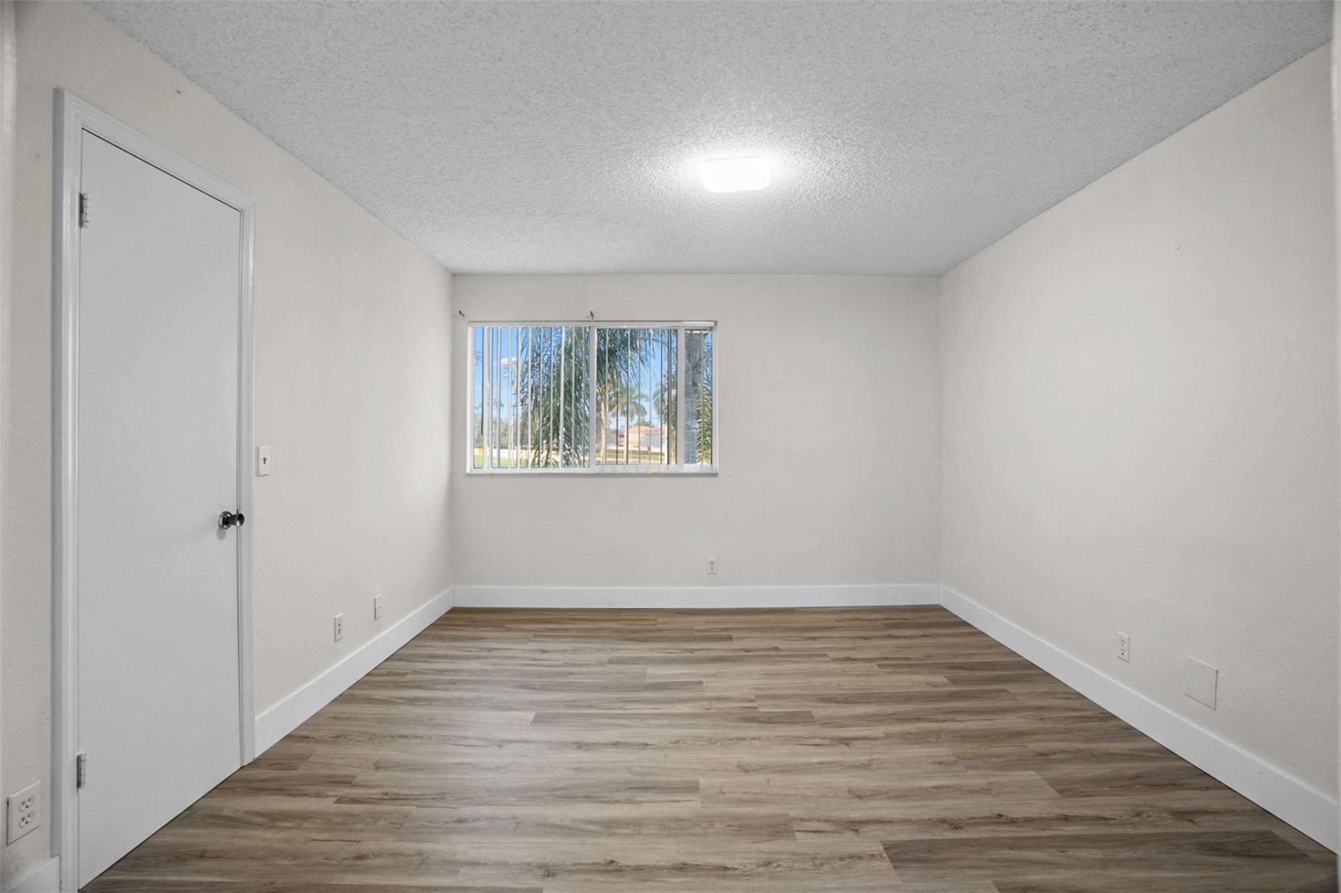 12730 Vista Isles Drive, Unit 821, Sunrise, FL 33325 Photo