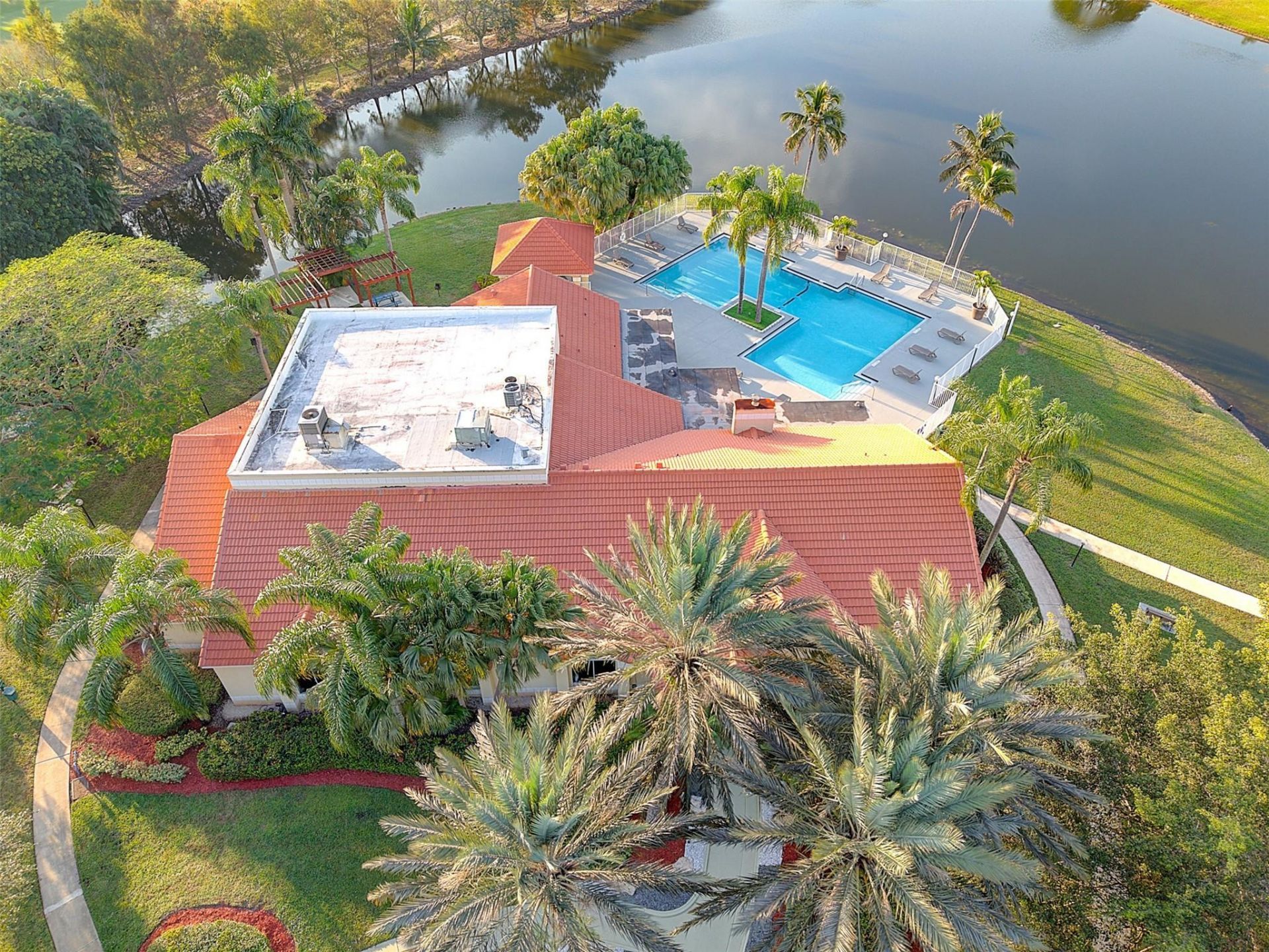 12730 Vista Isles Drive, Unit 821, Sunrise, FL 33325 Photo