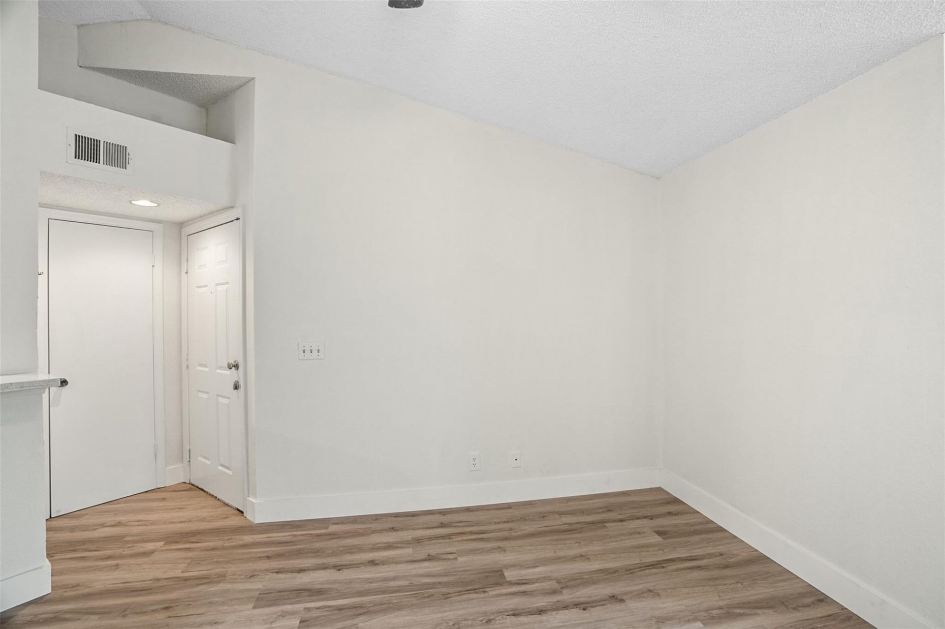 12730 Vista Isles Drive, Unit 821, Sunrise, FL 33325 Photo