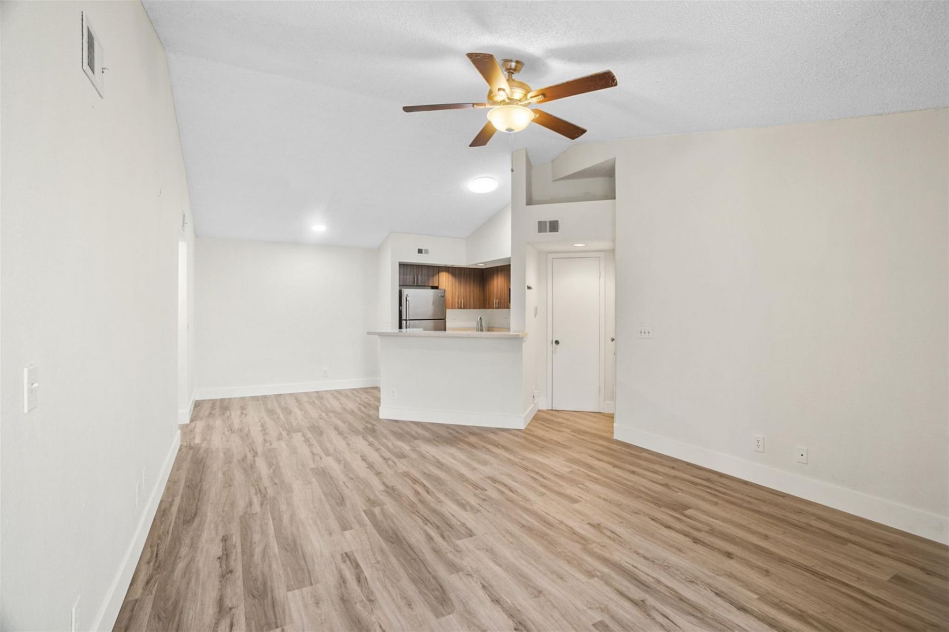 12730 Vista Isles Drive, Unit 821, Sunrise, FL 33325 Photo