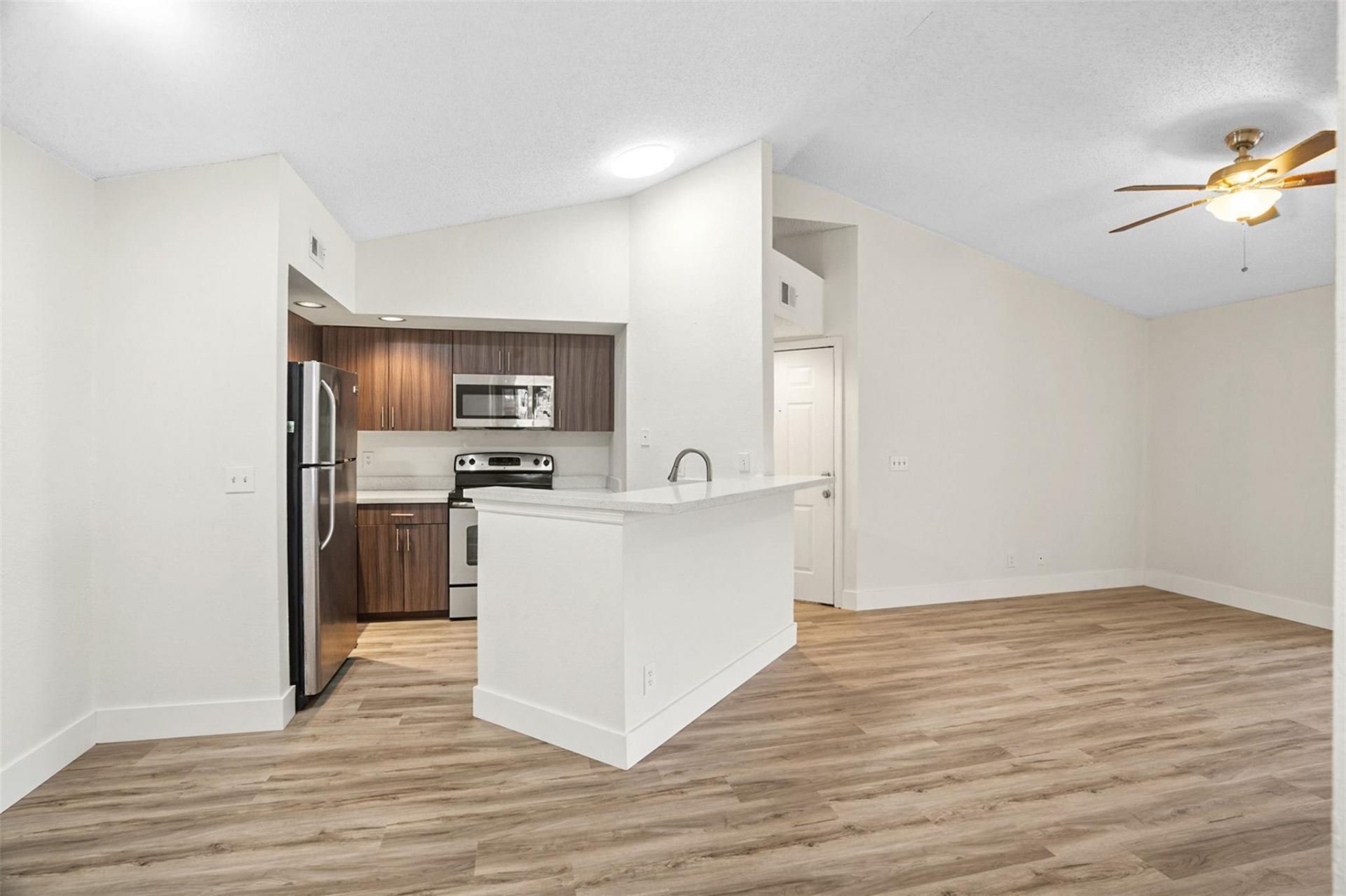12730 Vista Isles Drive, Unit 821, Sunrise, FL 33325 Photo