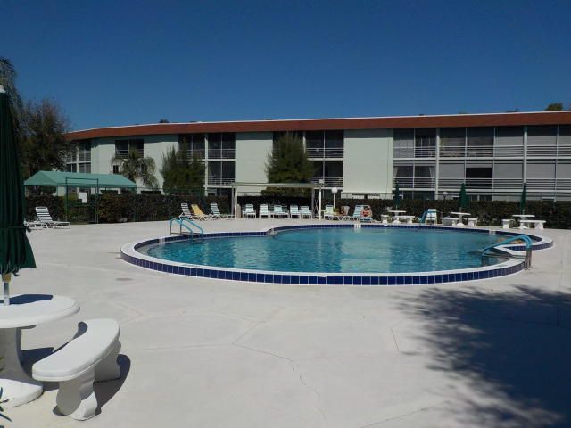 3300 Springdale Boulevard, Unit 301, Palm Springs, FL 33461 Photo