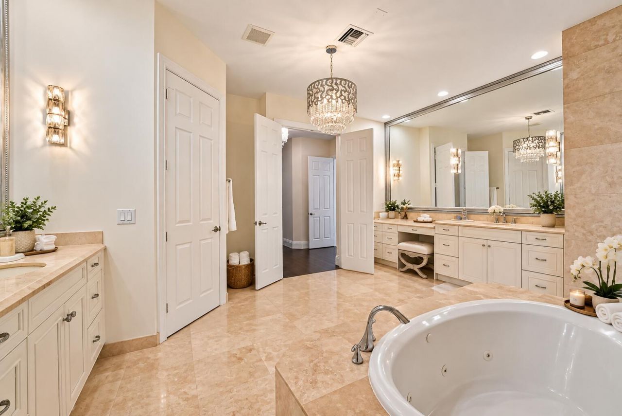 2825 Jockey Circle W, Davie, FL 33330 Photo