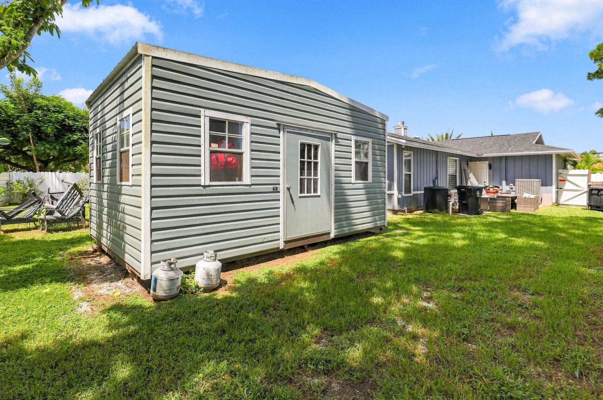 562 SW Eyerly Avenue, Port Saint Lucie, FL 34983 Photo