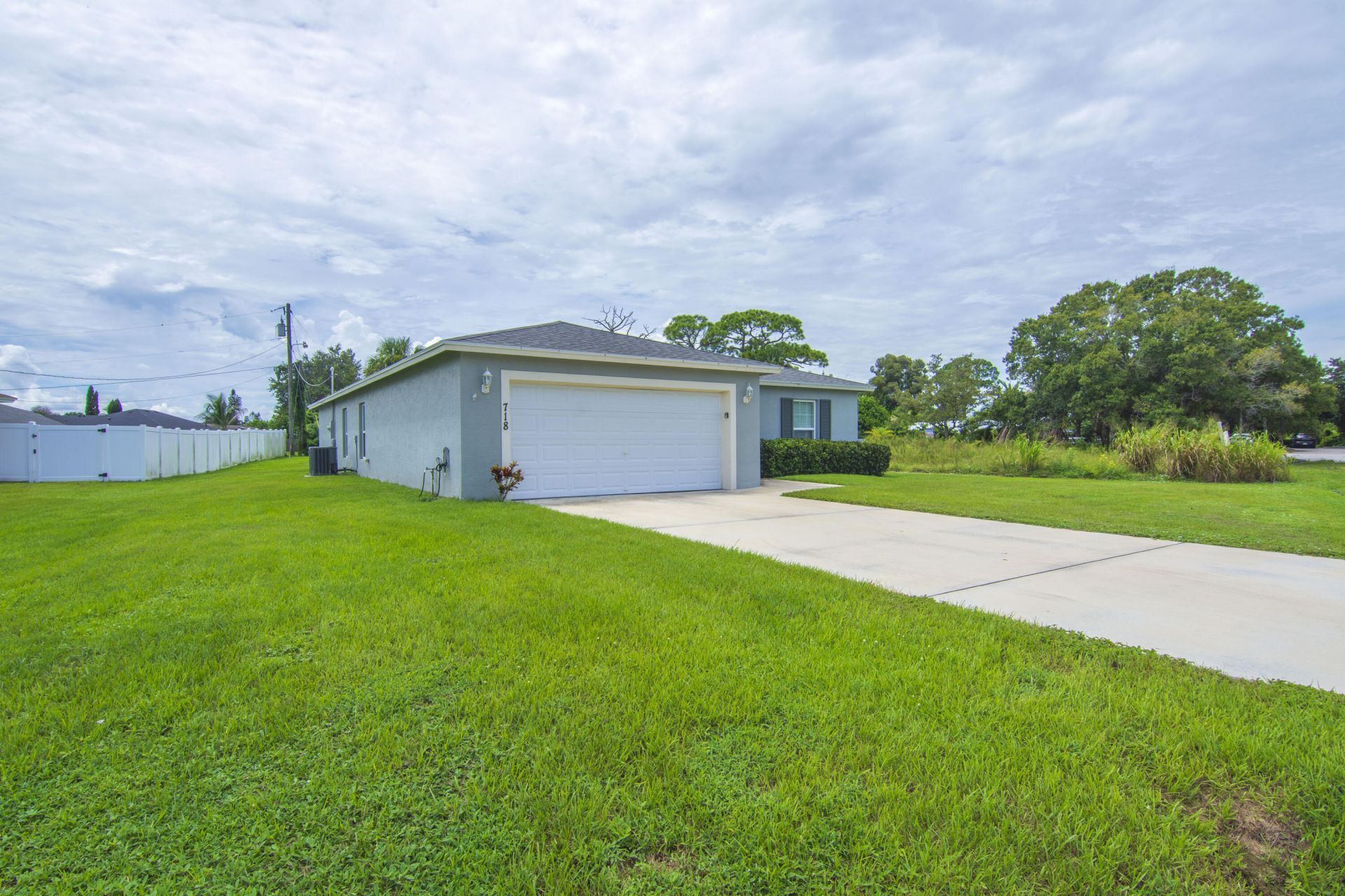 718 NE Perch Lane, Port Saint Lucie, FL 34983 Photo