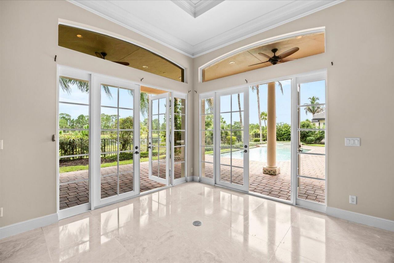 102 SE Rio Casarano, Port Saint Lucie, FL 34984 Photo