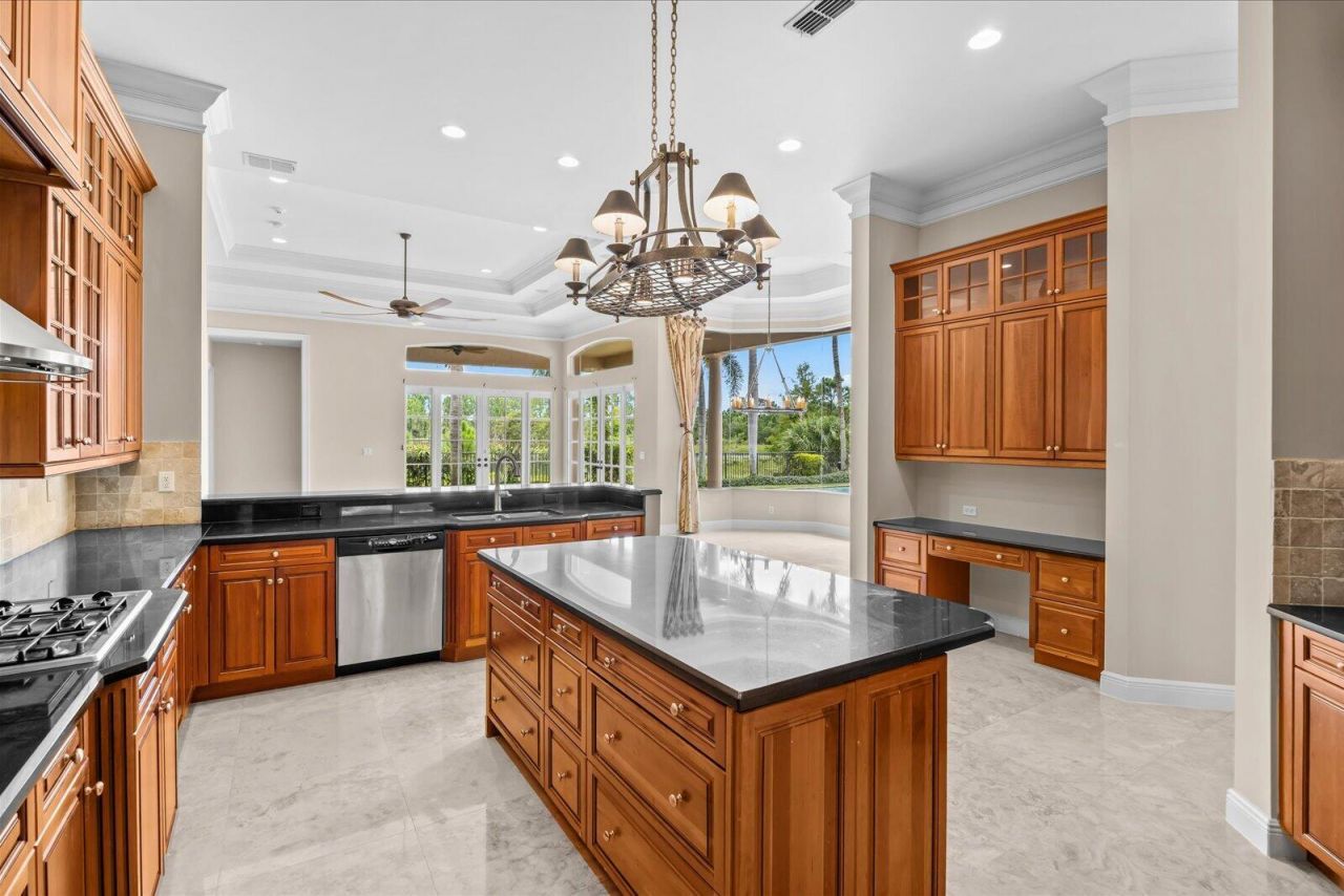 102 SE Rio Casarano, Port Saint Lucie, FL 34984 Photo