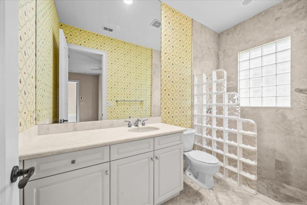 102 SE Rio Casarano, Port Saint Lucie, FL 34984 Photo