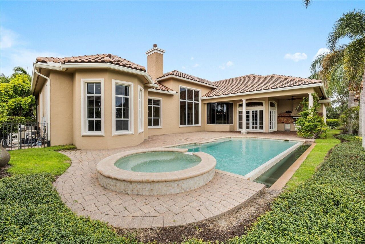 102 SE Rio Casarano, Port Saint Lucie, FL 34984 Photo