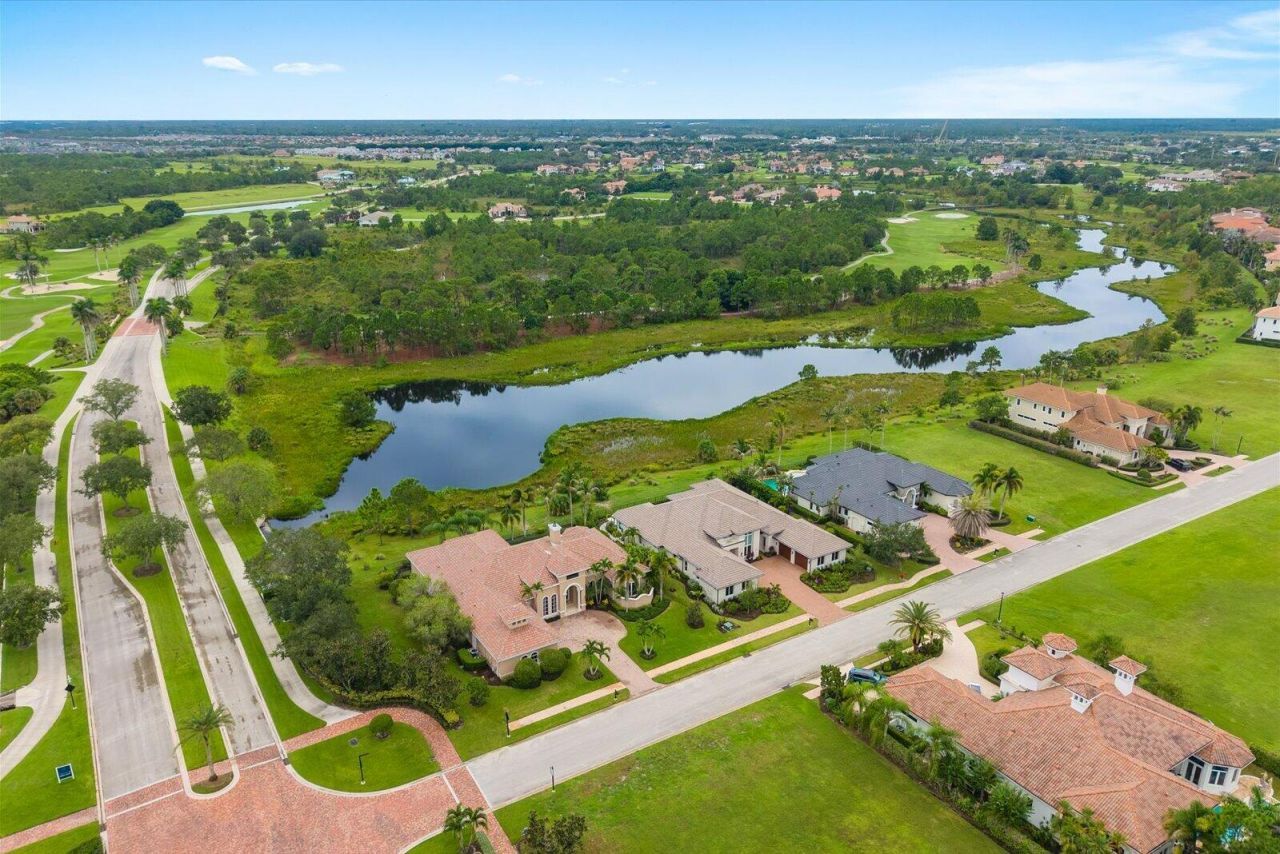 102 SE Rio Casarano, Port Saint Lucie, FL 34984 Photo