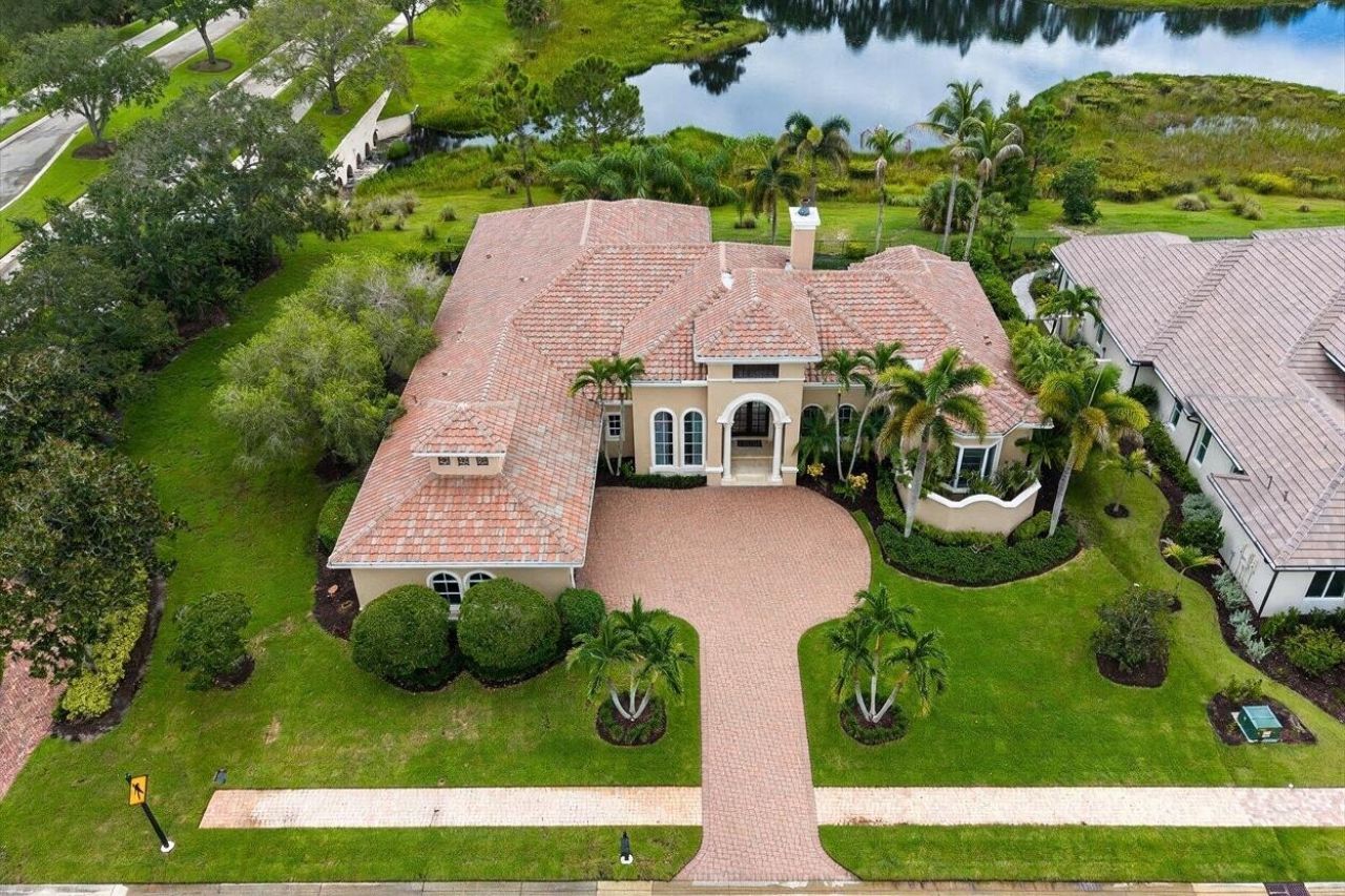 102 SE Rio Casarano, Port Saint Lucie, FL 34984 Photo