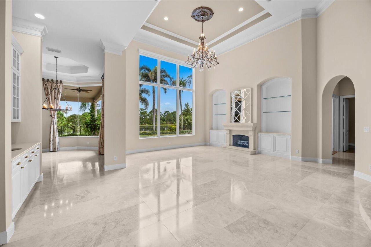 102 SE Rio Casarano, Port Saint Lucie, FL 34984 Photo