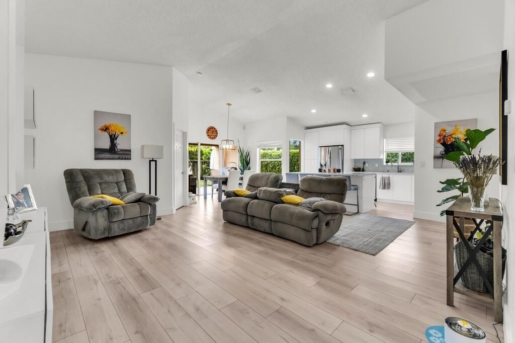 15466 SW 143rd Terrace, Miami, FL 33196 Photo