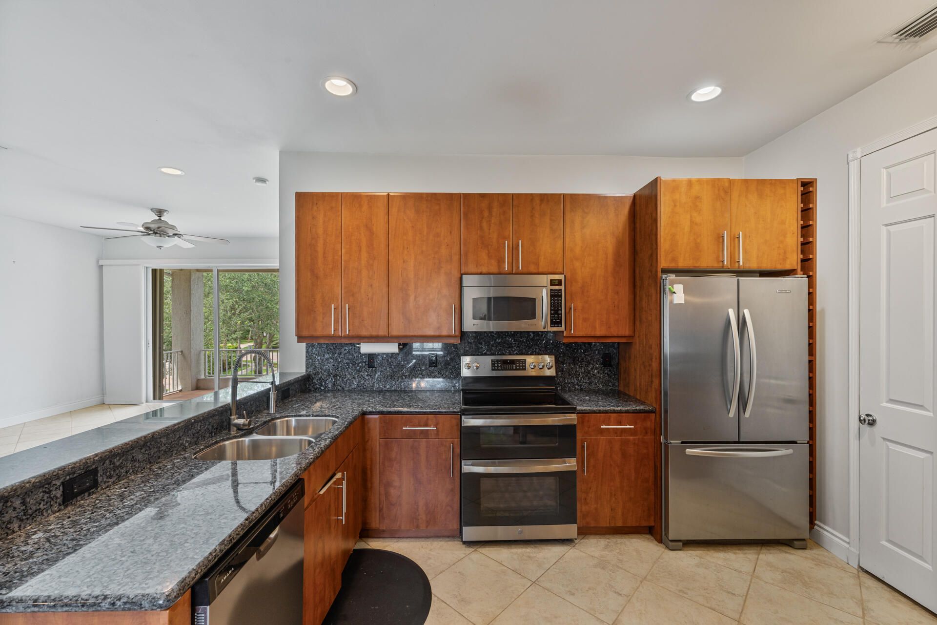 6380 Bella Circle, Unit 905, Boynton Beach, FL 33437 Photo