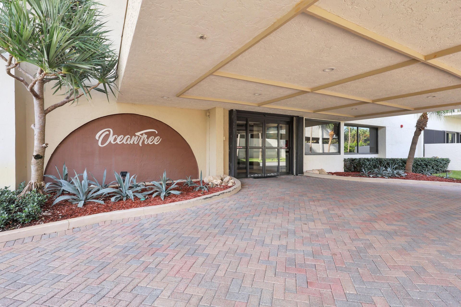 3400 N Ocean Avenue, Unit 1605, Singer Island, FL 33404 Photo