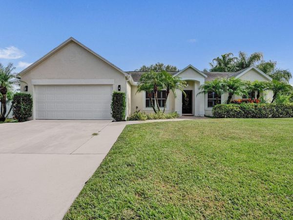 468 SW Prado Avenue, Port St. Lucie, FL 34983