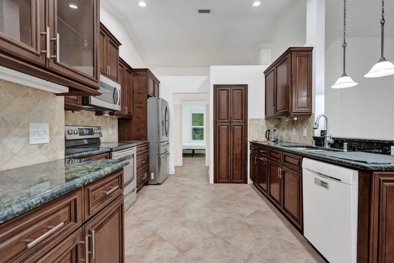 468 SW Prado Avenue, Port Saint Lucie, FL 34983 Photo