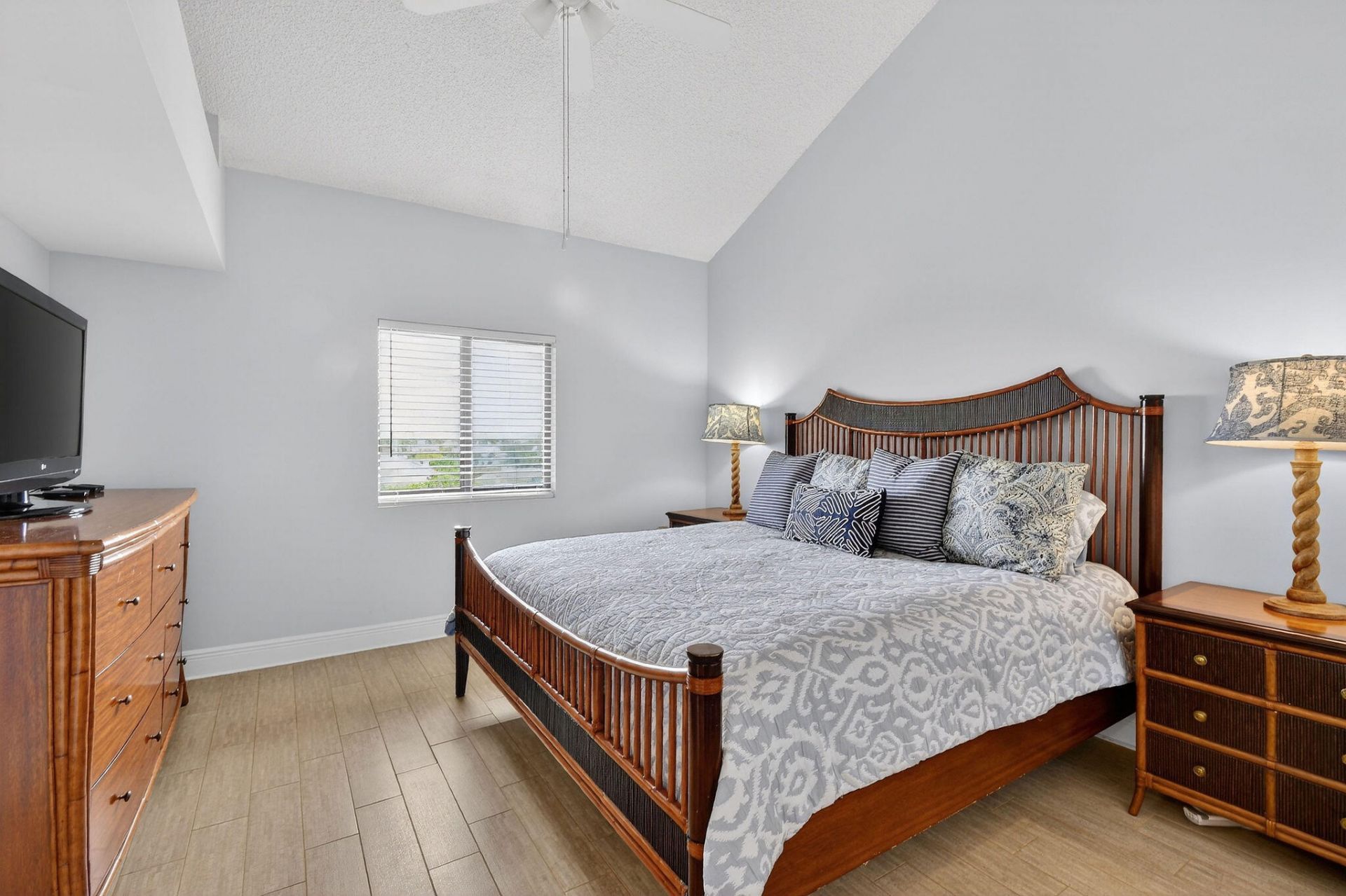 101 Ocean Bluffs Boulevard, Unit 504, Jupiter, FL 33477 Photo