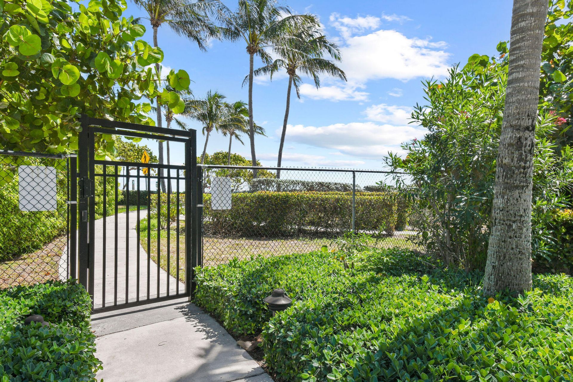 101 Ocean Bluffs Boulevard, Unit 504, Jupiter, FL 33477 Photo