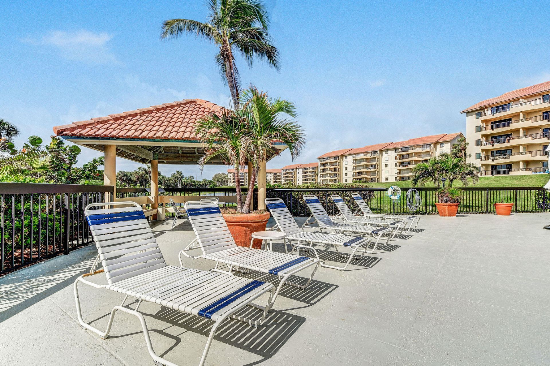 101 Ocean Bluffs Boulevard, Unit 504, Jupiter, FL 33477 Photo