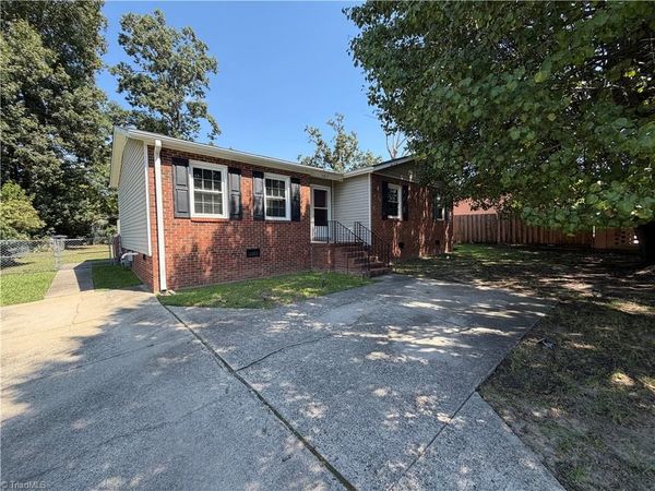 3017 Wendover Avenue , Greensboro, NC 27405