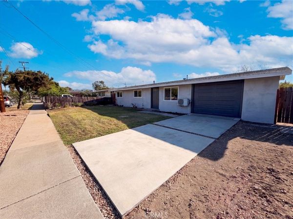 8869 Tangelo, Fontana, CA 92335