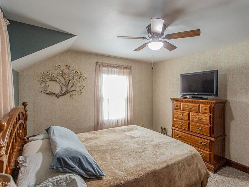 353 Grant Avenue, Mc Donald, OH 44437 Photo 18