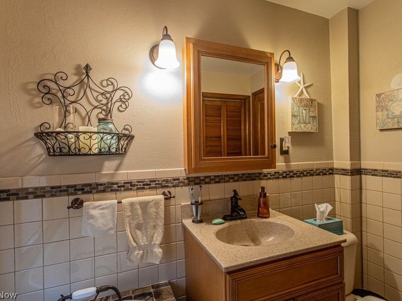 353 Grant Avenue, Mc Donald, OH 44437 Photo 27